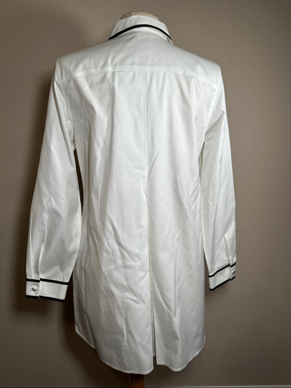Chicos No Iron Chic Stretch Piping Detail Tunic Shirt Women’s Size 0 Small 4/6 - Picture 4 of 14